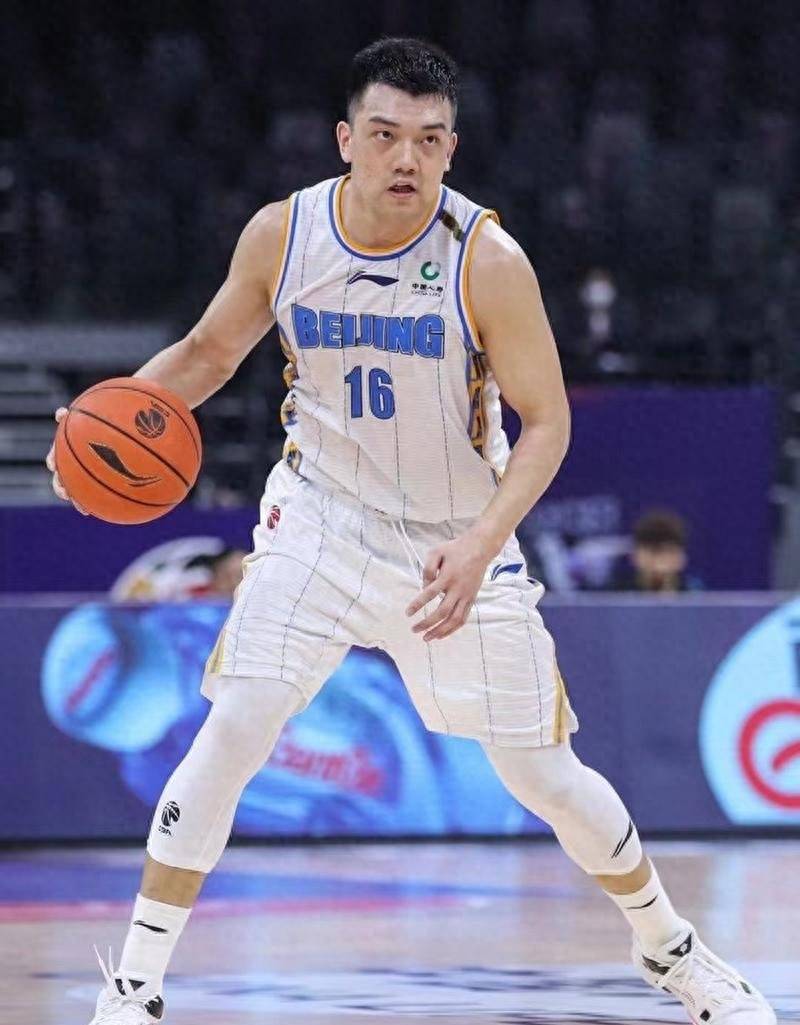 山西队遭遇惨败，球员状态起伏不定