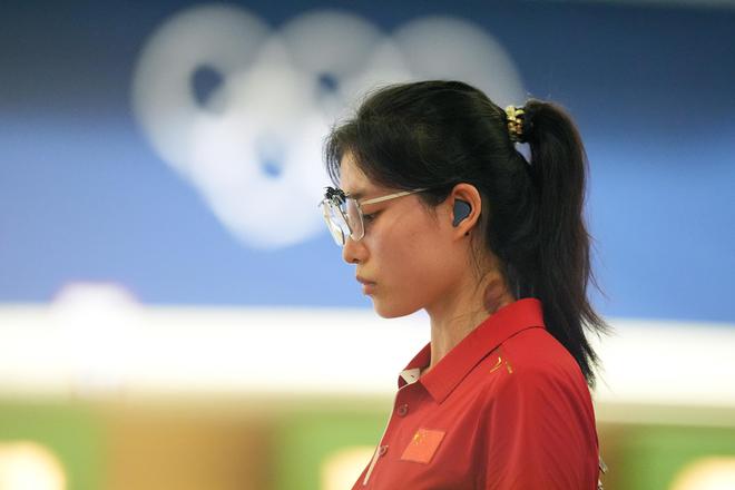 中国射击运动员女子10米气手枪获胜