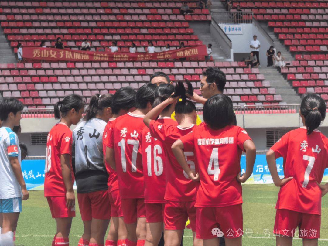 中国女足斩获胜利，赢得观众好评