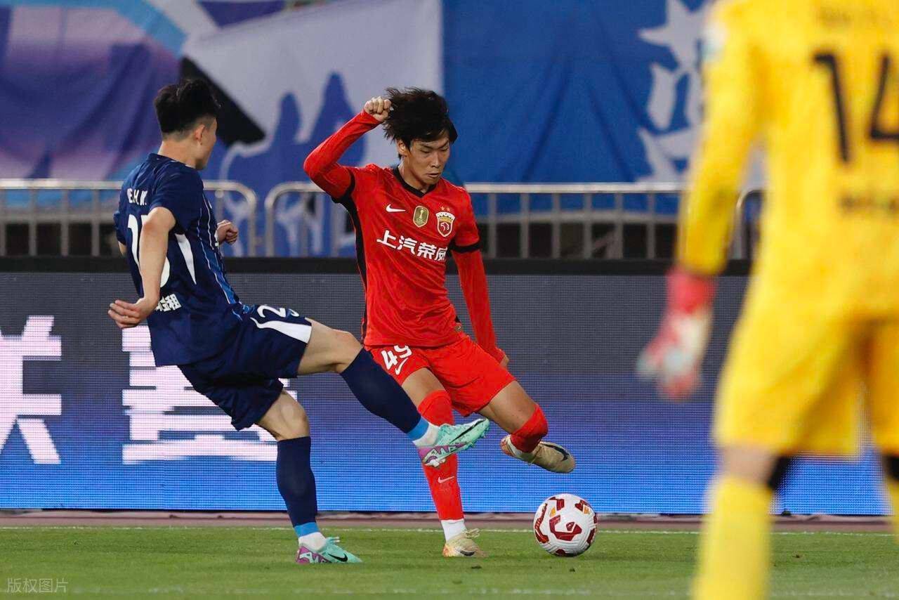 上港客场继续获胜，保持领先优势