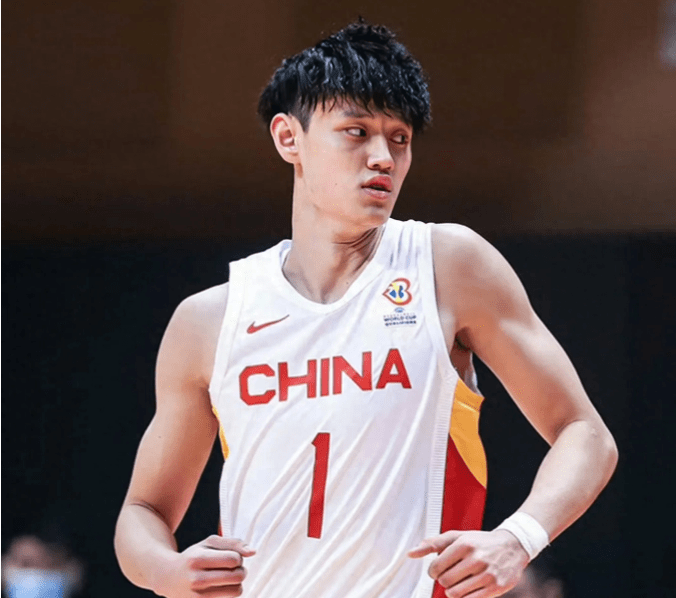 厄勒布鲁青年球员崭露头角，为球队带来希望