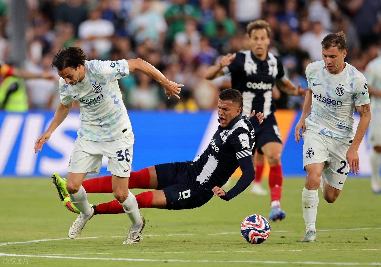 距离国际顶尖球队间的激烈竞争愈演愈烈 距离国际顶尖球队间的激烈竞争愈演愈烈